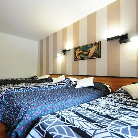 Hotel Ecohotel Ristorante Milano 3*
