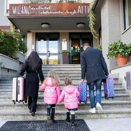 Ecohotel Ristorante Milano 酒店 3*