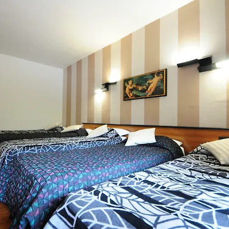 酒店 Ecohotel Ristorante Milano 博尔戈阿莫扎诺