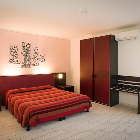 Ecohotel Ristorante Milano Hotel 3*