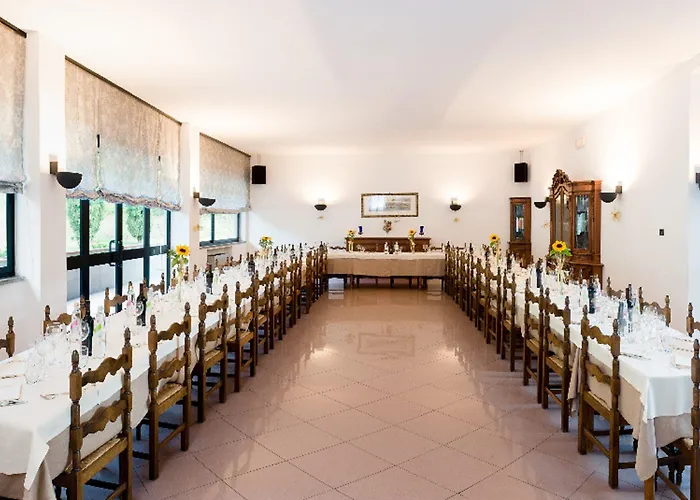 Ecohotel Ristorante Milano 博尔戈阿莫扎诺