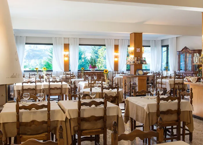 酒店 Ecohotel Ristorante Milano 博尔戈阿莫扎诺